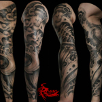 Bio-organic tattoo omaggio a Giger